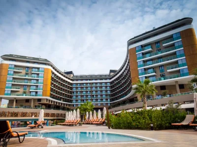 aska lara resort met buitenzwembad